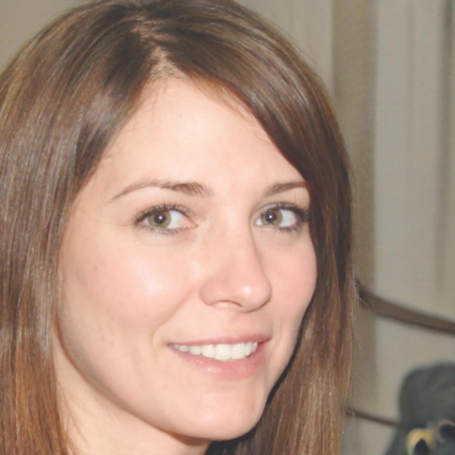 Elif Kaya - Mobil Pazarlama Uzmanı